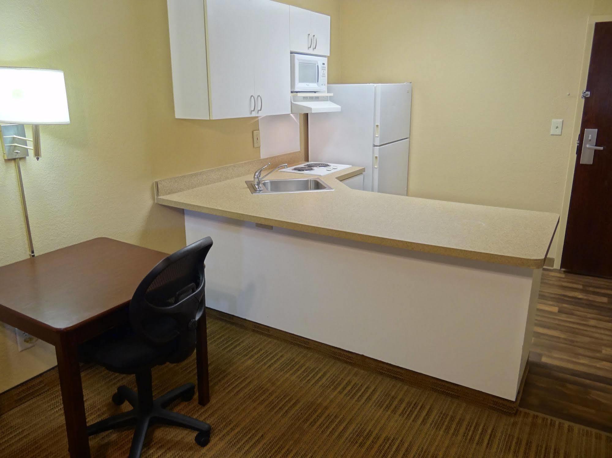 Extended Stay America Suites - Raleigh - Cary - Regency Parkway North Экстерьер фото